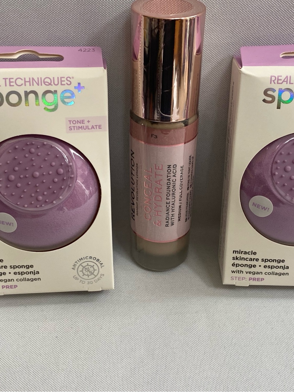Real Techniques Radiance Conceal & Hydrate Serum Foundation – Pink Beige Bottle